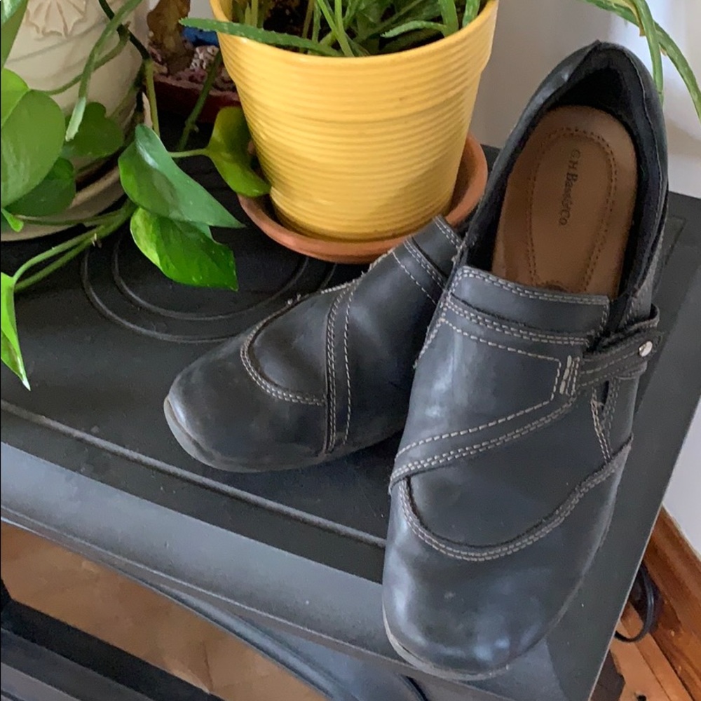 Black leather slip-on shoes